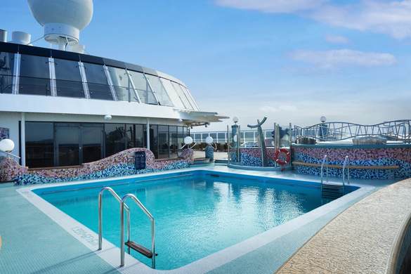 MSC Cruises MSC Fantasia Pools - Credit - Ivan Sarfatti - MSC Rights 4.jpg